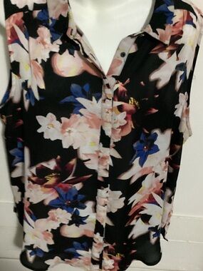 Elle Black Floral Sleeveless Button-Front Blouse size XL